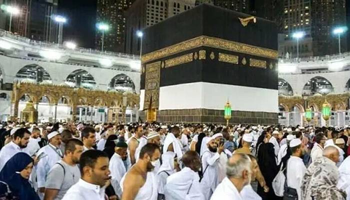 پاکستانی حاجیوں کیلئے حج 50 ہزار روپے سستا ہوگیا