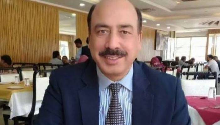 سابق جج ارشد ملک کی بیوہ کی درخواست پر رجسٹرار لاہور ہائیکورٹ کو نوٹس جاری