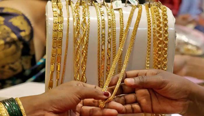 سونے کی فی تولہ قیمت 3 لاکھ روپے سے تجاوز کر گئی