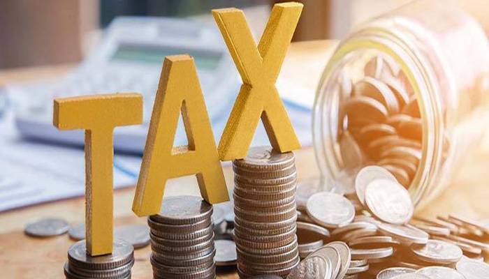 تنخواہ دار طبقے پر ٹیکسوں کے بوجھ میں مزید اضافے کا امکان