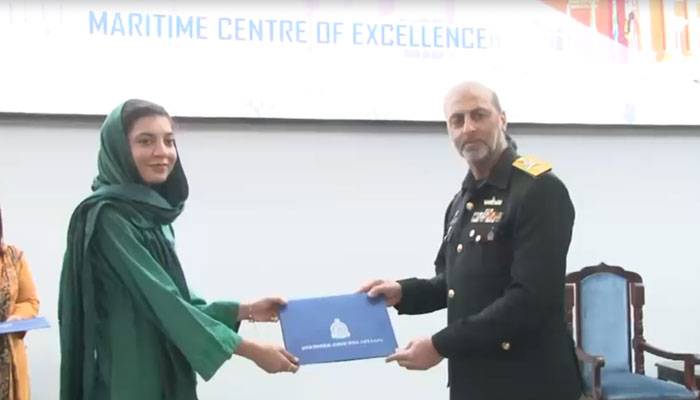 نیول وار کالج لاہور میں انٹرنشپ پروگرام 2025 کے اختتام پر تقسیمِ اسناد کی پروقار تقریب