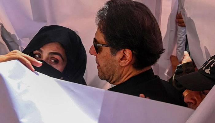 بشری بی بی راولپنڈی کے 10 مقدمات میں شامل تفتیش ہو گئیں