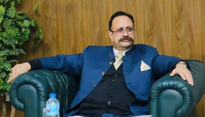سابق وزیراعظم آزاد کشمیر سردار تنویر الیاس کی نااہلی ختم