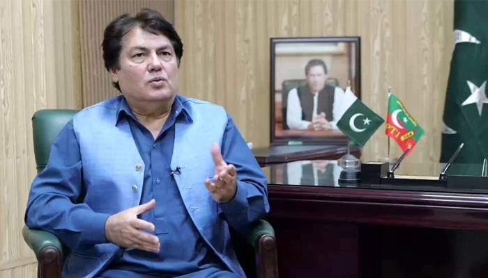پی ٹی آئی خیبرپختونخوا نےبیرسٹرسیف کو عہدے سے ہٹادیا