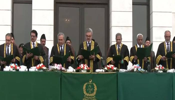 سپریم کورٹ کےنئے 6مستقل ججز،1قائمقام جج نے عہدے کا حلف اٹھالیا