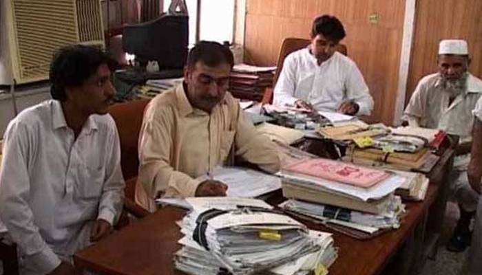 سندھ میں  سرکاری ملازمتوں  کیلئے عمر کی حد میں توسیع کی منظوری دیدی  گئی