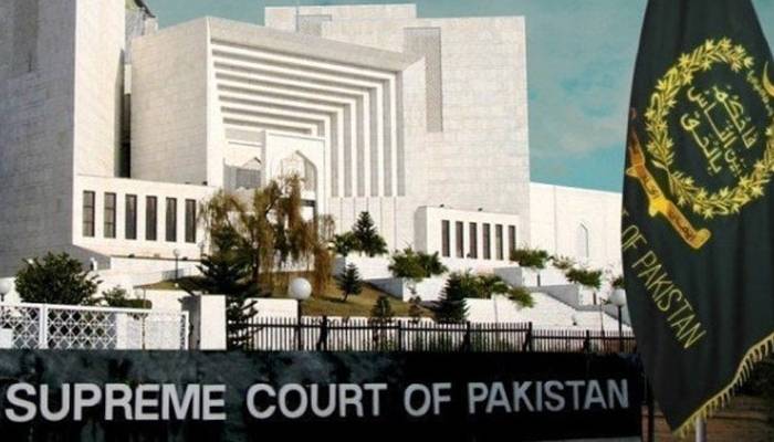 بین الاقوامی اصولوں میں کہیں نہیں لکھا سویلنز کا کورٹ مارشل نہیں ہو سکتا، جج آئینی بینچ