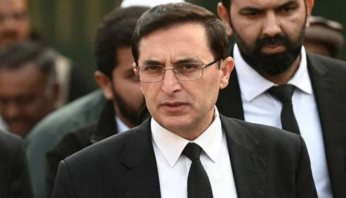 26 ویں آئینی ترمیم نے آئین کا حلیہ بگاڑ کر رکھ دیا، بیرسٹر گوہر