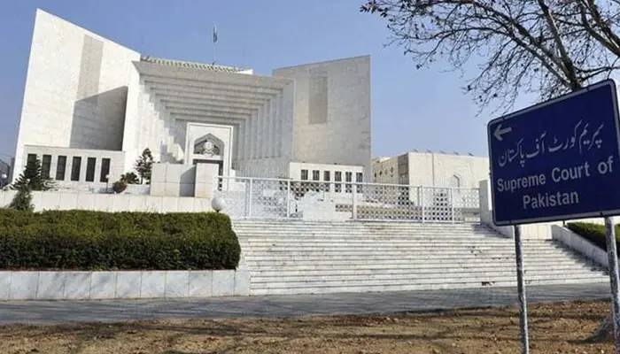 سویلینز کے ملٹری ٹرائل کیس میں سپریم کورٹ انڈر ٹرائل نہیں: آئینی بنچ