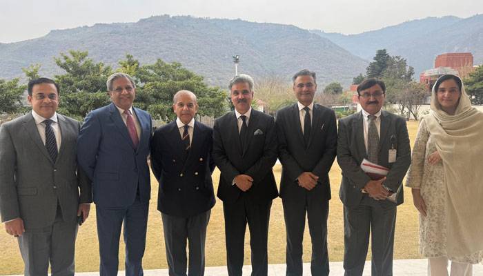وزیر اعظم کی چیف جسٹس آف پاکستان سے ملاقات، زیر التوا ٹیکس کیسز میں میرٹ پر جلد فیصلوں کی استدعا