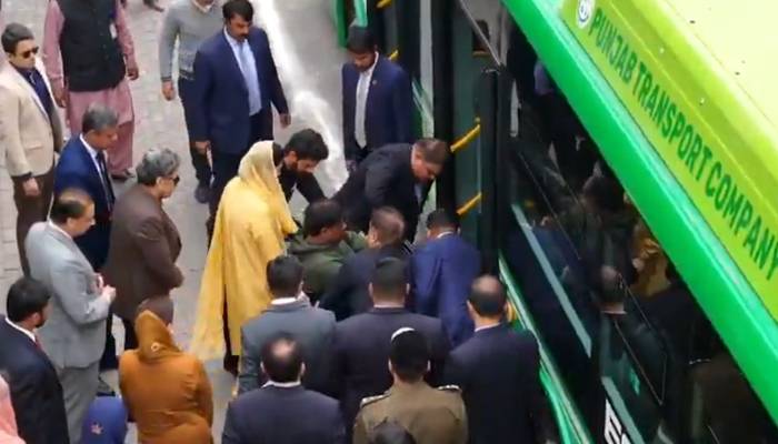 مریم نواز نے ماحول دوست الیکٹرک بس سروس کا آغاز کردیا