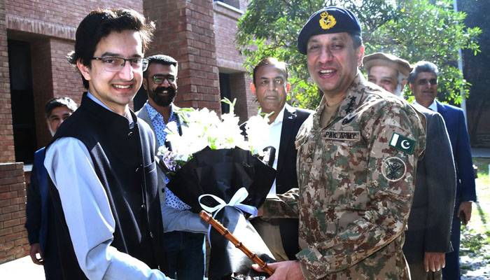 ‏DG ISPR کی LUMS کے طلبہ اور اساتذہ سے خصوصی نشست