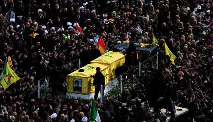 شہید  سید حسن نصراللہ، ہاشم صفی الدین کے جنازے کے اوپر اسرائیلی طیاروں کی نچلی پرواز