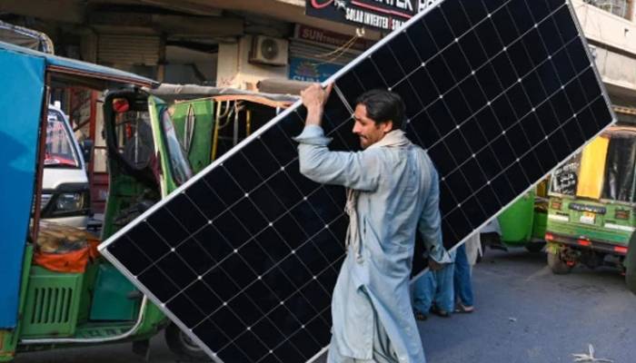 سولرپینلزکی قیمتوں میں اضافے کی تیاری