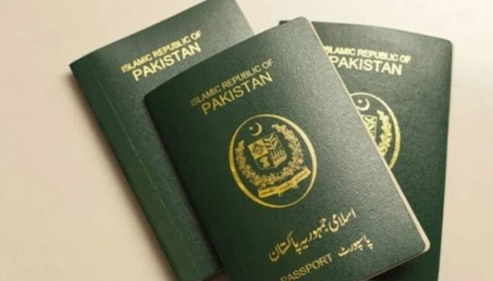 اوورسیز پاکستانیوں کے پاسپورٹ بلاک،وفاقی وزیرکا نوٹس