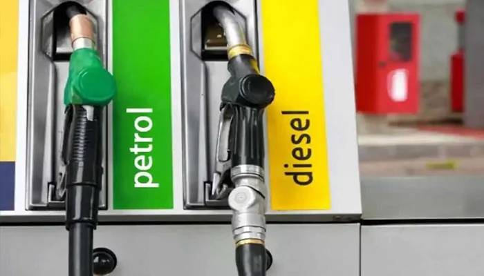 پیٹرولیم مصنوعات کی قیمت میں کتنے روپے کمی کا امکان؟