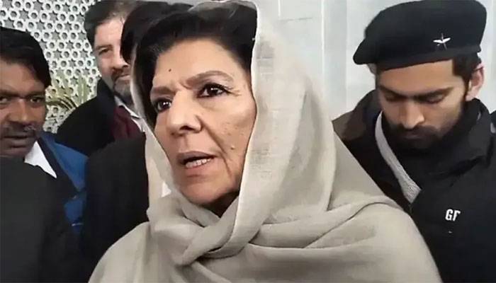 میرے ساتھ بدتمیزی نہ کریں ،نعیم پنجھوتہ اور علیمہ خان کے مابین تلخ کلامی