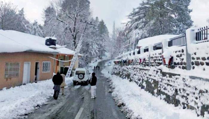 پختونخوا میں بارشیں،بالائی علاقوں میں برفباری،چھتیں گرنے سے 4 افراد جاں بحق