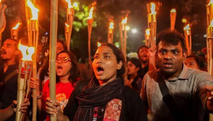 بنگلہ دیش: 8 سالہ زیادتی کا شکار بچی کی موت کے بعد ملک بھر میں شدید احتجاج