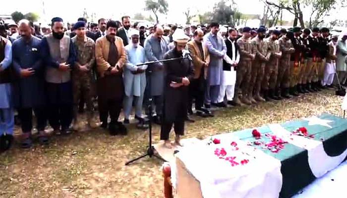 سانحہ جعفر ایکسپریس میں شہید لانس نائیک عثمان سپرد خاک