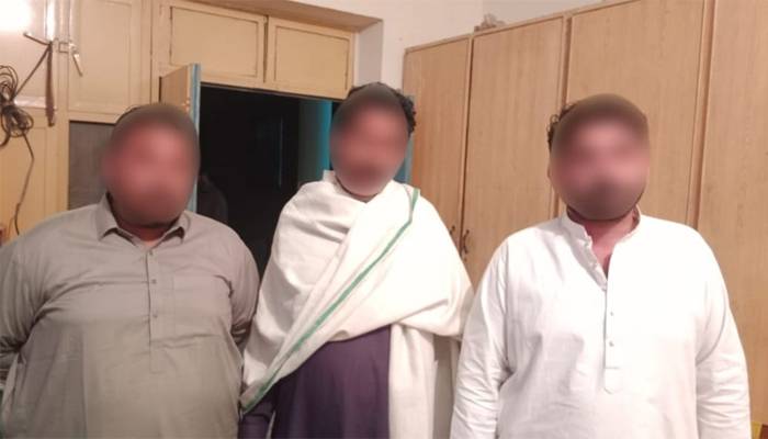 سکول انتظامیہ نے باہر سےمسلح افراد کو بلوا کر طلباء کی پٹائی کروادی،ویڈیو سامنے آگئی