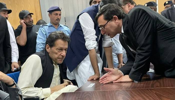 عمران خان جیل ملاقاتیں: سپرنٹنڈنٹ اڈیالہ جیل کی کیسز یکجا کرنے کی درخواست منظور
