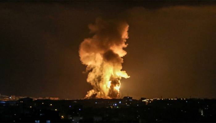 israeali mass strikes in Gaza 'ending ceasefire,200 killed