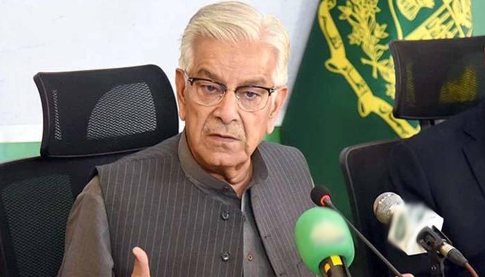  افغان حکومت ٹی ٹی پی کے دہشتگردوں کی سرپرستی کررہی ہے: خواجہ آصف 