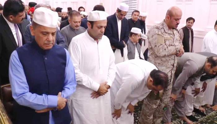 شہبازشریف کی مسجد نبویﷺ میں حاضری،ریاض الجنہ میں نوافل ادا کئے