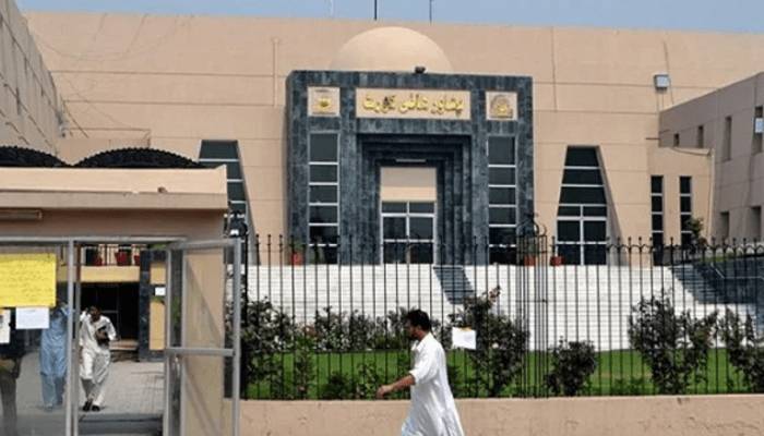 پشاورہائیکورٹ سےفوجی عدالتوں کی سزاؤں کیخلاف تمام درخواستیں خارج