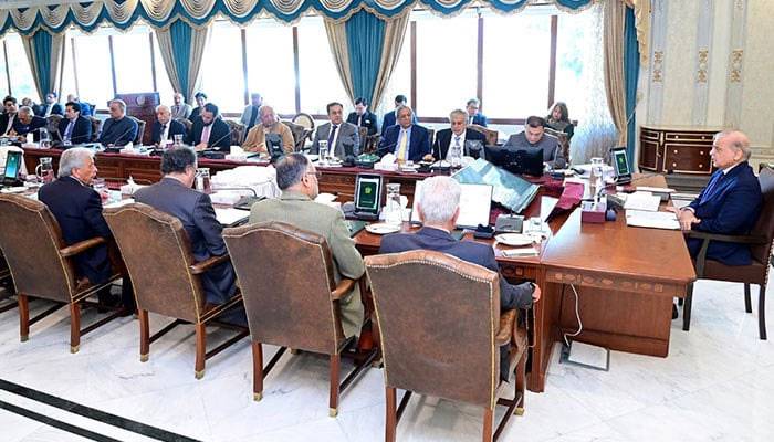 وفاقی کابینہ نے   وزراء کی تنخواہوں میں اضافے کی سمری منظور کرلی