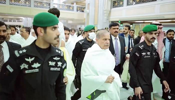 وزیراعظم شہباز شریف نے عمرہ کی سعادت حاصل کر لی