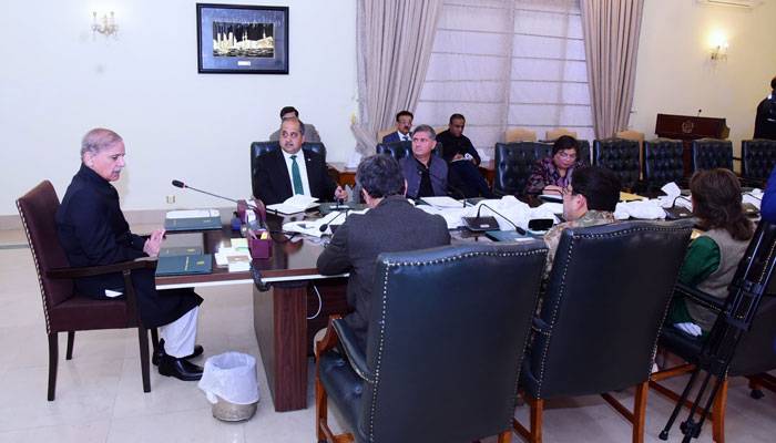 بجلی کے نرخوں میں کمی  سے متعلق  پیکج کا اعلان جلد کیا جائے گا، وزیر اعظم 