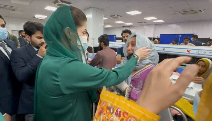 مریم نواز کا اچانک جناح ہسپتال کا دورہ، شکایات کے انبار لگ گئے،ایم ایس معطل 