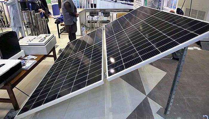 پاکستان میں سولر مارکیٹ کریش کر گئی ، قیمتوں میں مزید کمی