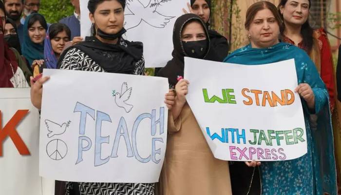 راولپنڈی وومن یونیورسٹی میں امن واک کا انعقاد