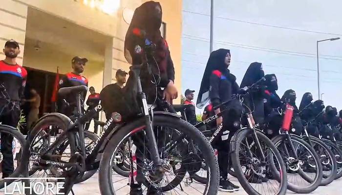 وزیراعلیٰ پنجاب کا صوبہ بھر کے نمایاں بازاروں میں ویمن پولیس سکواڈ تعینات کرنے کاحکم