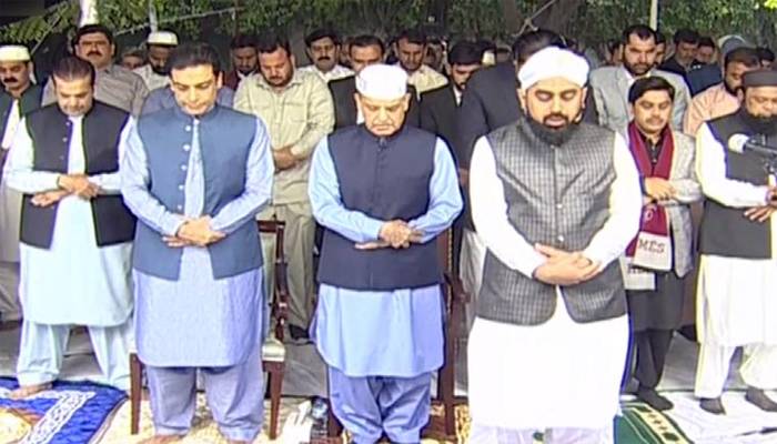 صدر اور وزیراعظم سمیت اہم شخصیات نے نماز عید کہاں کہاں ادا کی؟