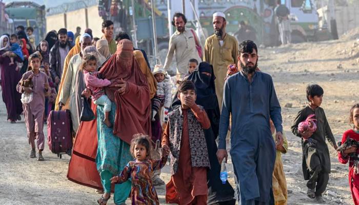 غیر قانونی تارکین وطن کی بے دخلی کا عمل: دہائیوں پر محیط بے مثال مہمان نوازی کے بعد
