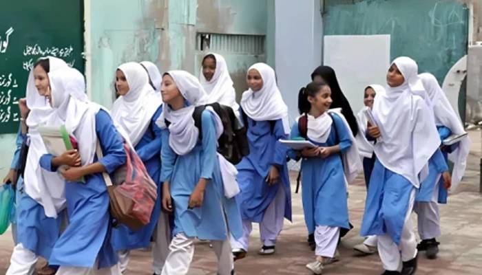 سکولوں کے اوقات کارایک بارپھر تبدیل،نوٹیفکیشن جاری