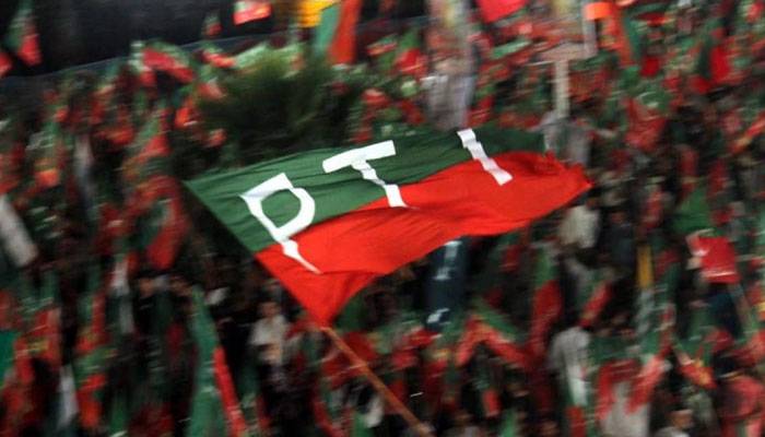 تحریک انصاف نے نائب صدر پی ٹی آئی پنجاب اکمل باری کو شوکاز نوٹس جاری کردیا