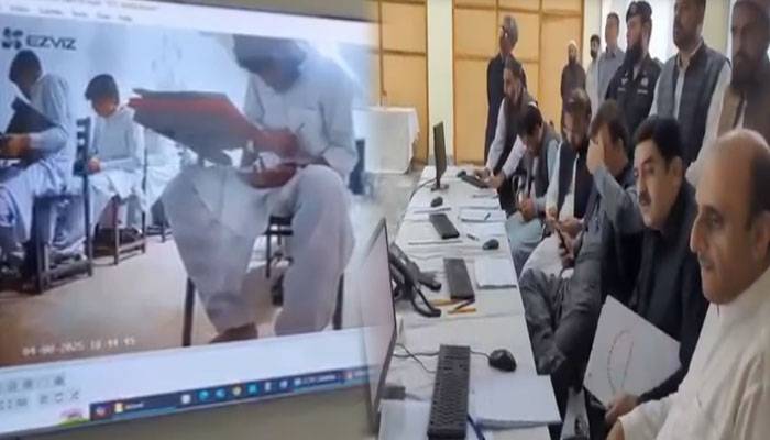 پشاور: میٹرک امتحانات میں طالبعلم کے نقل کی ویڈیو سوشل میڈیا پر وائرل