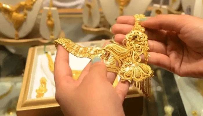 سونے کی فی تولہ قیمت میں 3 ہزار روپے کا بڑا اضافہ