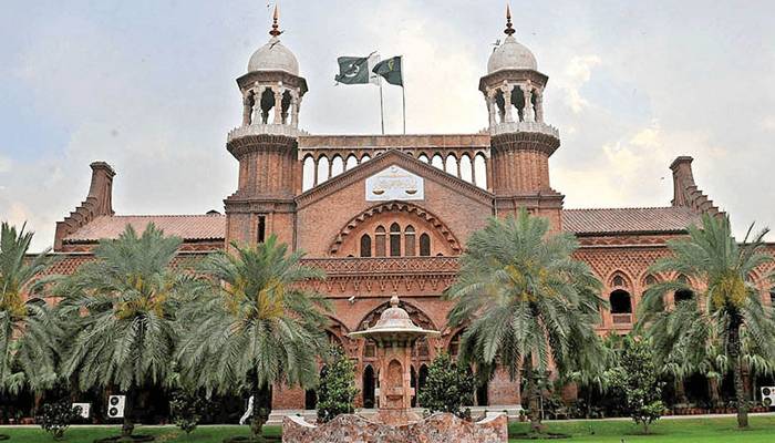 پتنگ بازوں کو گنجاکرکے ویڈیوز اپ لوڈ کرنے پر پولیس نے عدالت میں معافی مانگ لی