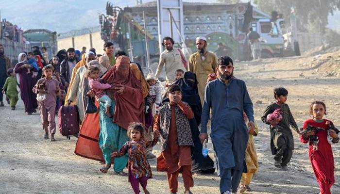 غیرقانونی افغان باشندوں کا انخلا، مزید 5 ہزار سے زائد افغانیوں کو بھیج دیا گیا
