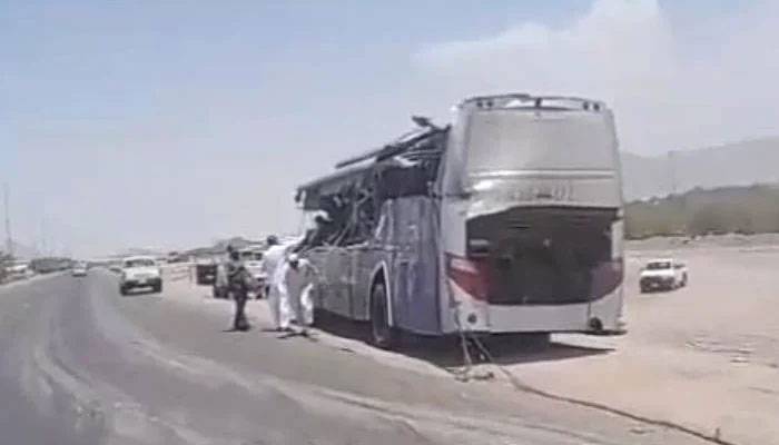 سعودی عرب میں عمرہ زائرین کی بس کو حادثہ ،5 افراد جاں بحق