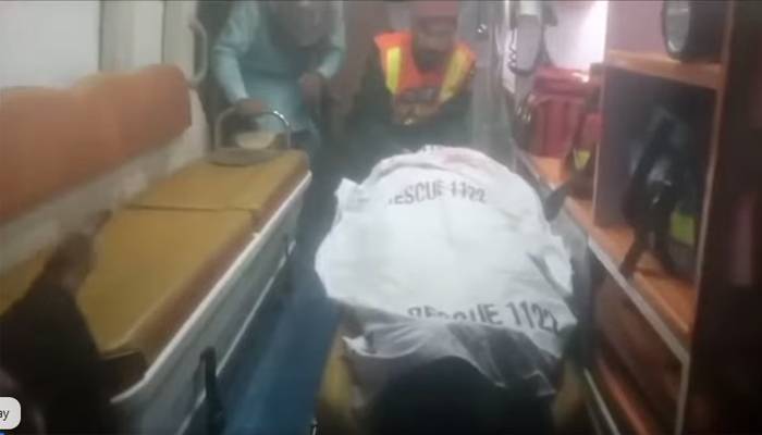 جامشورو میں خوفناک ٹریفک حادثہ، 9 افراد جاں بحق ہوگئے 