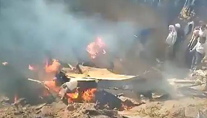 بھارتی فضائیہ کو ایک اور دھچکا، تربیتی طیارہ گر کر تباہ