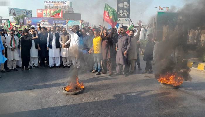 پی ٹی آئی کو بڑا دھچکا:اہم رہنماؤں پرفرد جرم عائد کر دی گئی