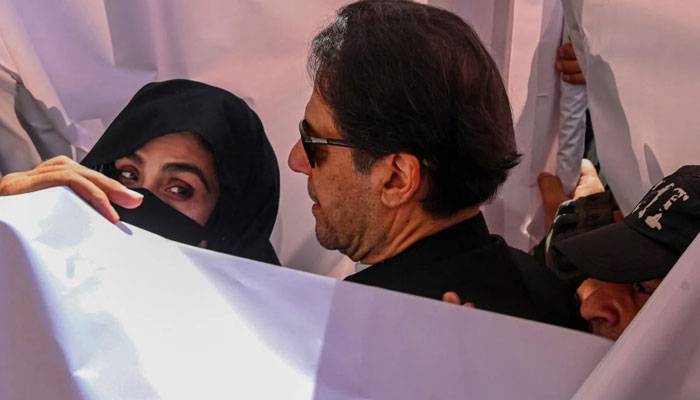 توشہ خانہ ٹو :عمران خان، بشریٰ بی بی کی بریت کی درخواستیں سماعت کیلئےمقرر کرنیکا حکم